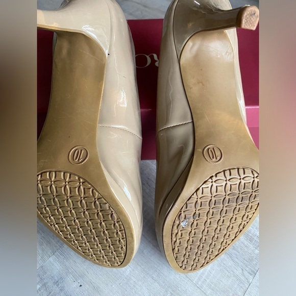 Merona tan pumps | size 10 - Picture 2 of 6